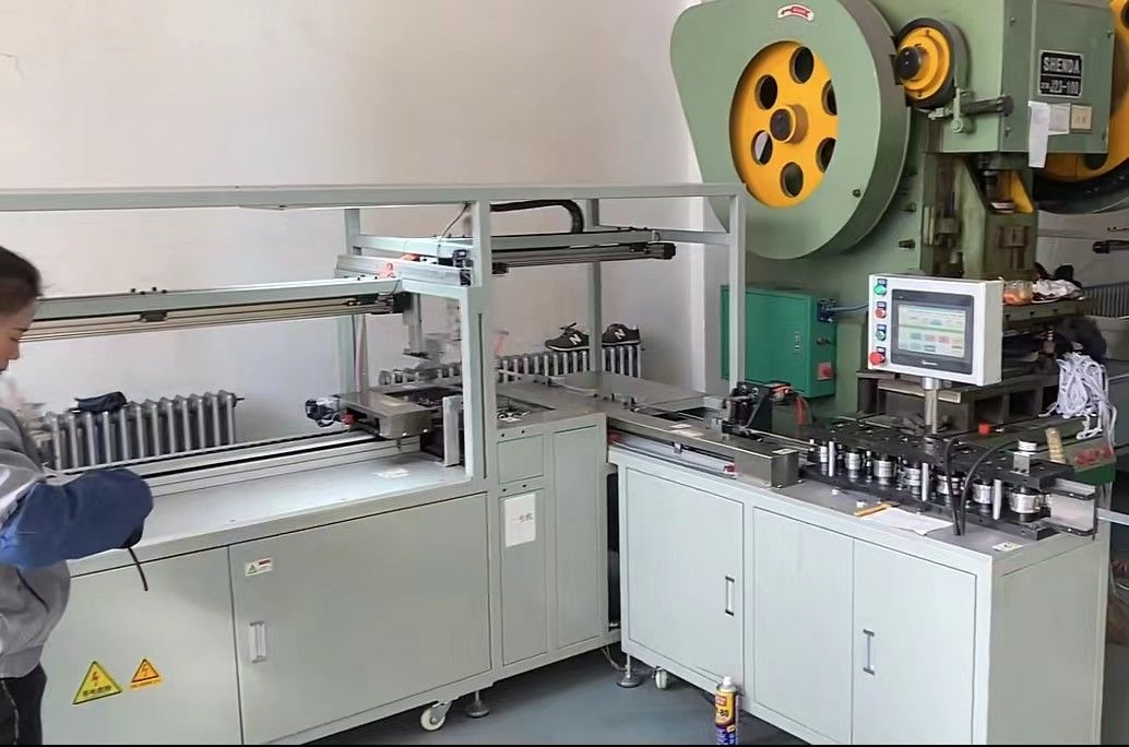 เครื่องผลิตเครื่องกรองอากาศแบบพ็อกเก็ตการจัดการแบบไร้คนขับ 220V 5.5KW